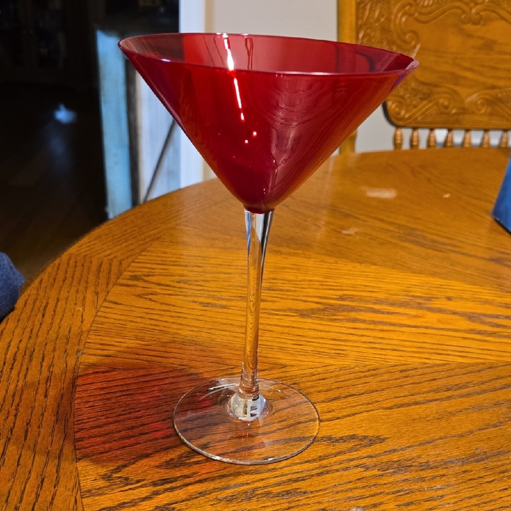 Crimson Martini Glass Set - Picture 4 of 8